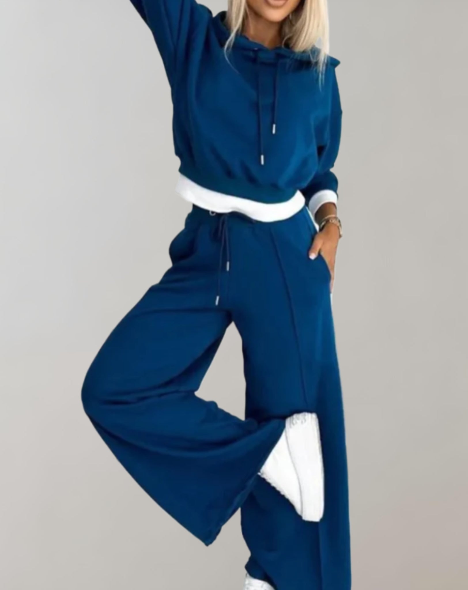 Jogginganzug Damen | Cropped Hoodie & Weites Bein