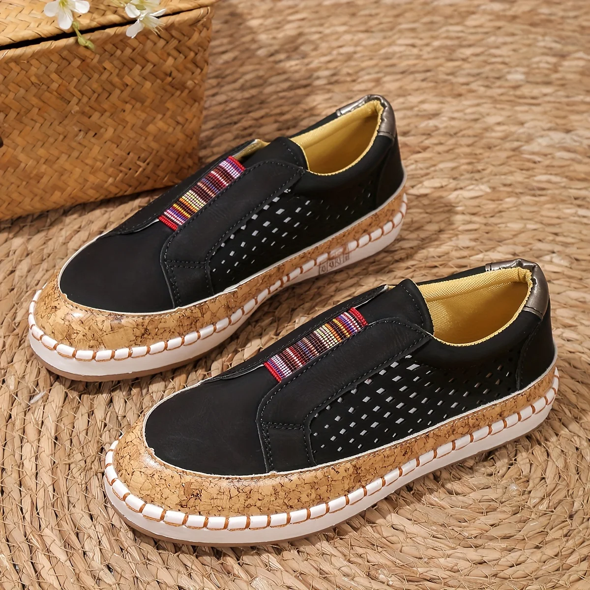 Loafer Damen | Bequeme Schlupfschuhe mit Perforiertem Design
