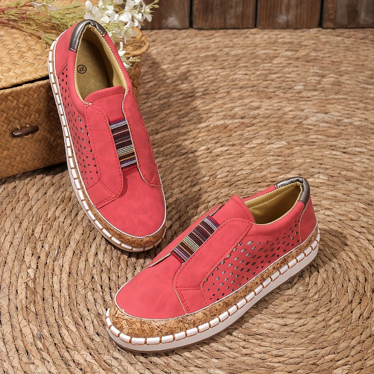 Loafer Damen | Bequeme Schlupfschuhe mit Perforiertem Design