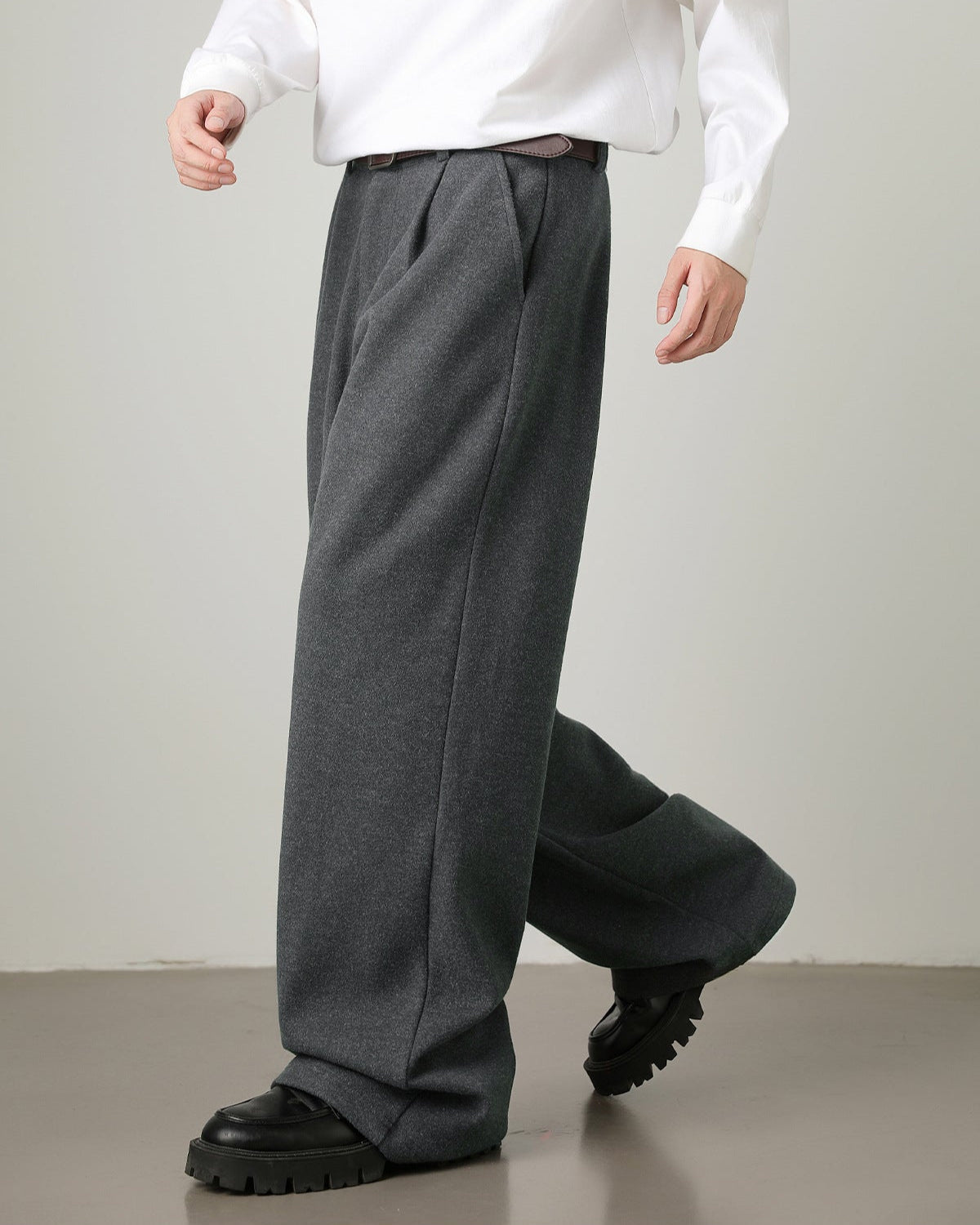 Weite Hose Herren | Stoffhose mit Falten und lockerer Passform