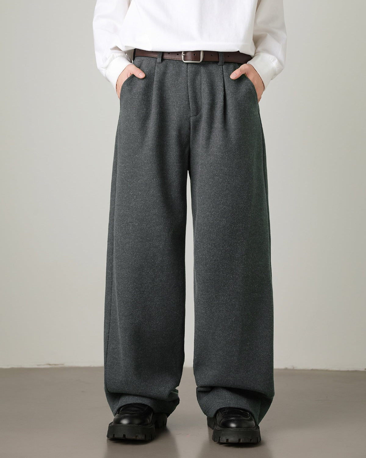 Weite Hose Herren | Stoffhose mit Falten und lockerer Passform